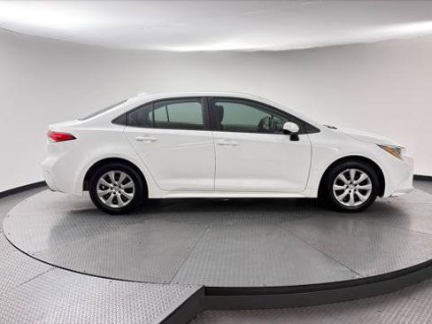 Used 2021 Toyota Corolla LE FWD image 8