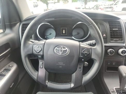 Used 2022 Toyota Sequoia TRD Sport AWD/4WD image 8