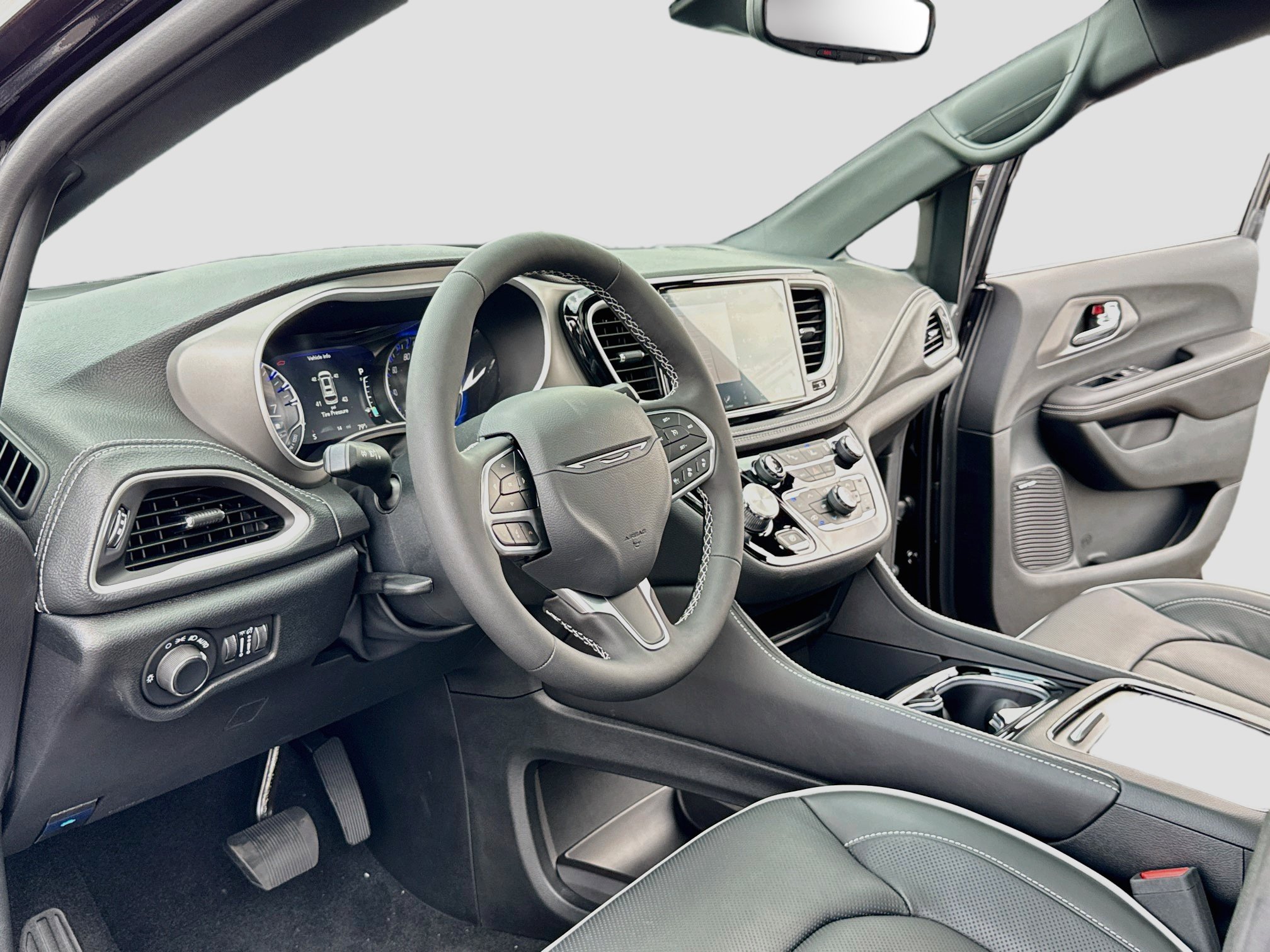 New 2027 Chrysler Pacifica Limited w/ Family Tech Group FWD image 4