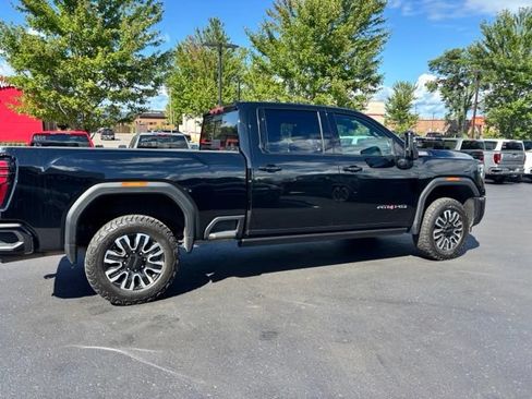 Used 2024 GMC Sierra 2500 AT4 w/ AT4 Premium Plus Package AWD/4WD image 5