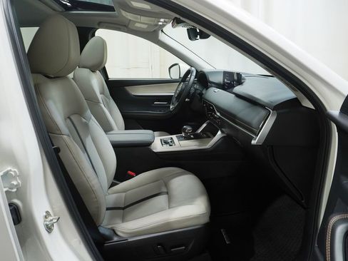 Certified 2025 MAZDA CX-90 3.3 Turbo w/ Preferred Package image 24