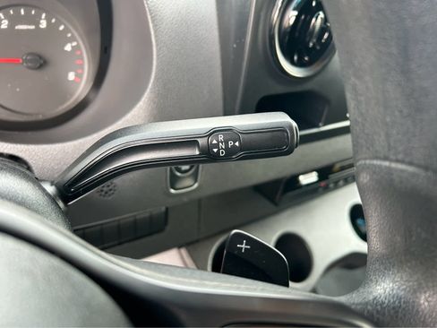 Used 2019 Freightliner Sprinter 3500 image 17