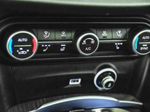 Used 2023 Alfa Romeo Stelvio Ti image 21