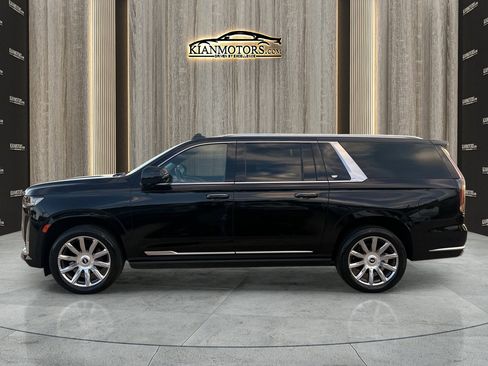 Used 2022 Cadillac Escalade ESV Premium Luxury Platinum w/ Heavy-Duty Trailer Package image 3