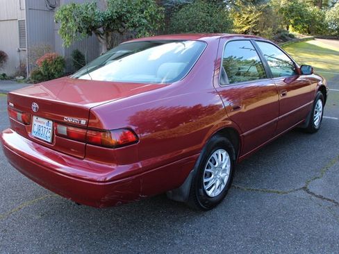 Used 1998 Toyota Camry LE image 3