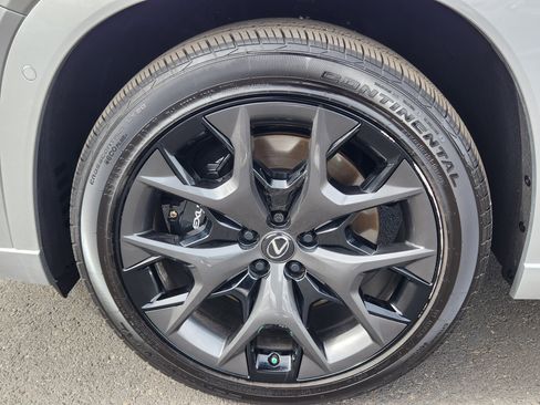 Certified 2025 Lexus TX 500h AWD image 25