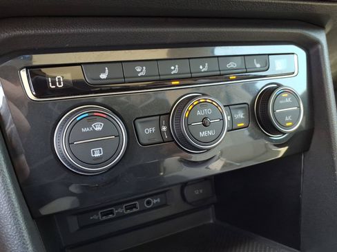 Used 2019 Volkswagen Tiguan SEL FWD image 31