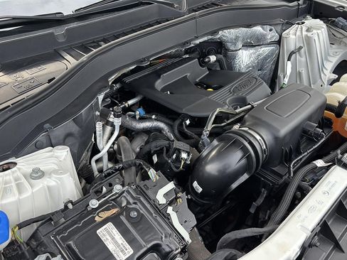 Used 2020 Ford Explorer XLT w/ Equipment Group 202A AWD/4WD image 28