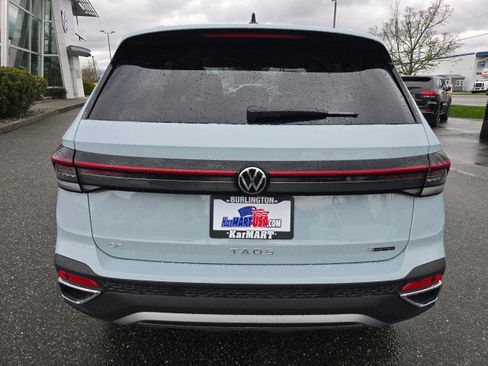 New 2026 Volkswagen Taos SE AWD/4WD image 4
