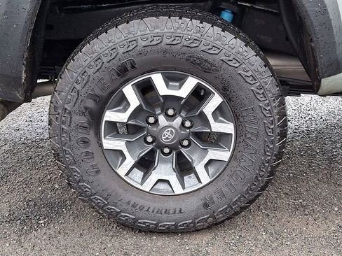 Used 2023 Toyota Tacoma TRD Off-Road image 34