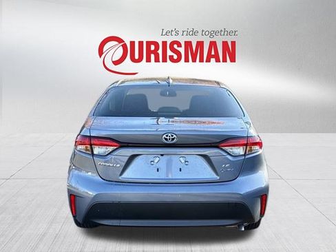 Used 2025 Toyota Corolla LE image 3