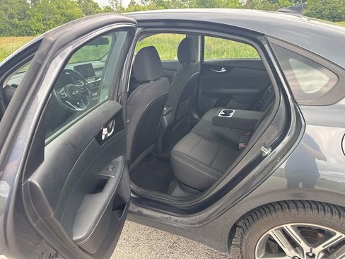Used 2019 Kia Forte S FWD image 6