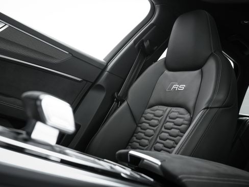 Used 2024 Audi RS 6 performance w/ Matte Carbon Package image 82