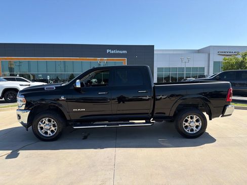 Used 2022 RAM 2500 Laramie AWD/4WD image 2