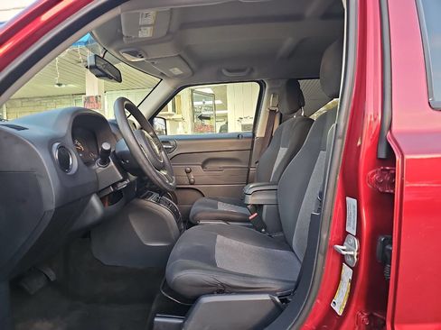 Used 2016 Jeep Patriot Sport image 9