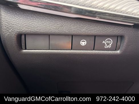 Used 2025 Nissan Kicks SR FWD image 21