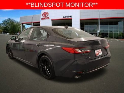 Used 2025 Toyota Camry SE image 6