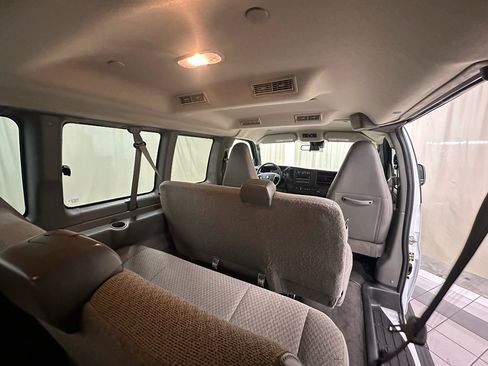 Used 2025 Chevrolet Express 3500 LT w/ LT Preferred Equipment Group RWD image 22