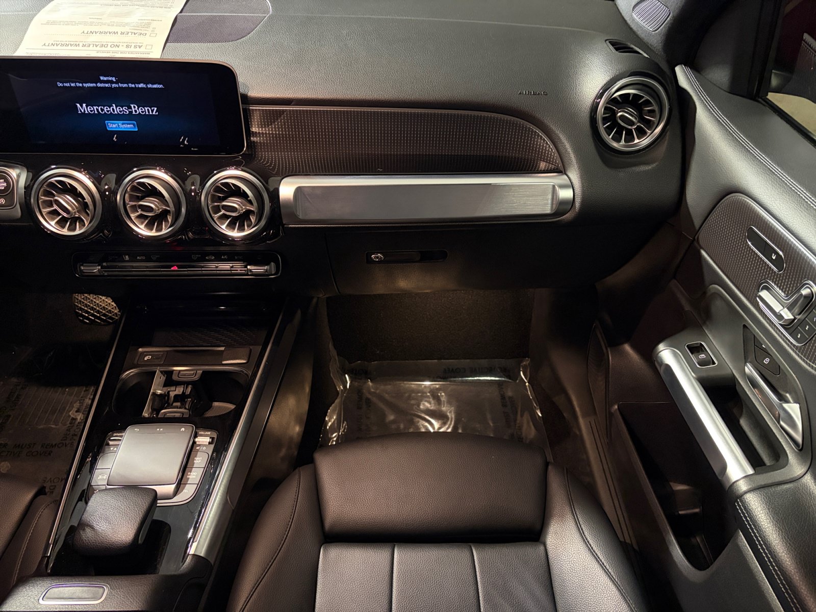 Used 2021 Mercedes-Benz GLB 250 4MATIC image 25