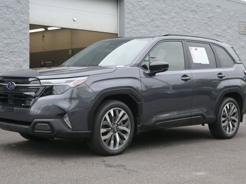 Certified 2025 Subaru Forester Touring AWD/4WD image 5