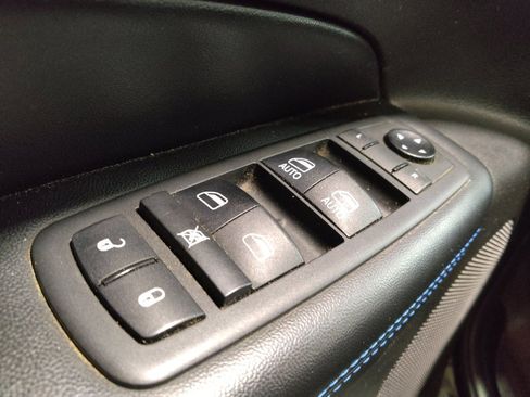 Used 2019 Jeep Grand Cherokee Laredo RWD image 27