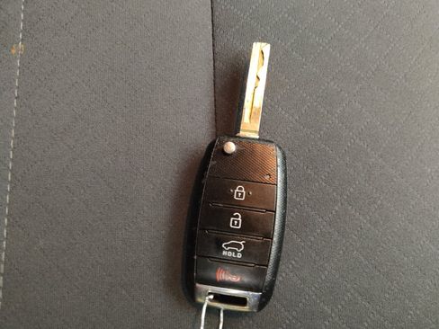 Used 2018 Kia Sorento FWD image 32