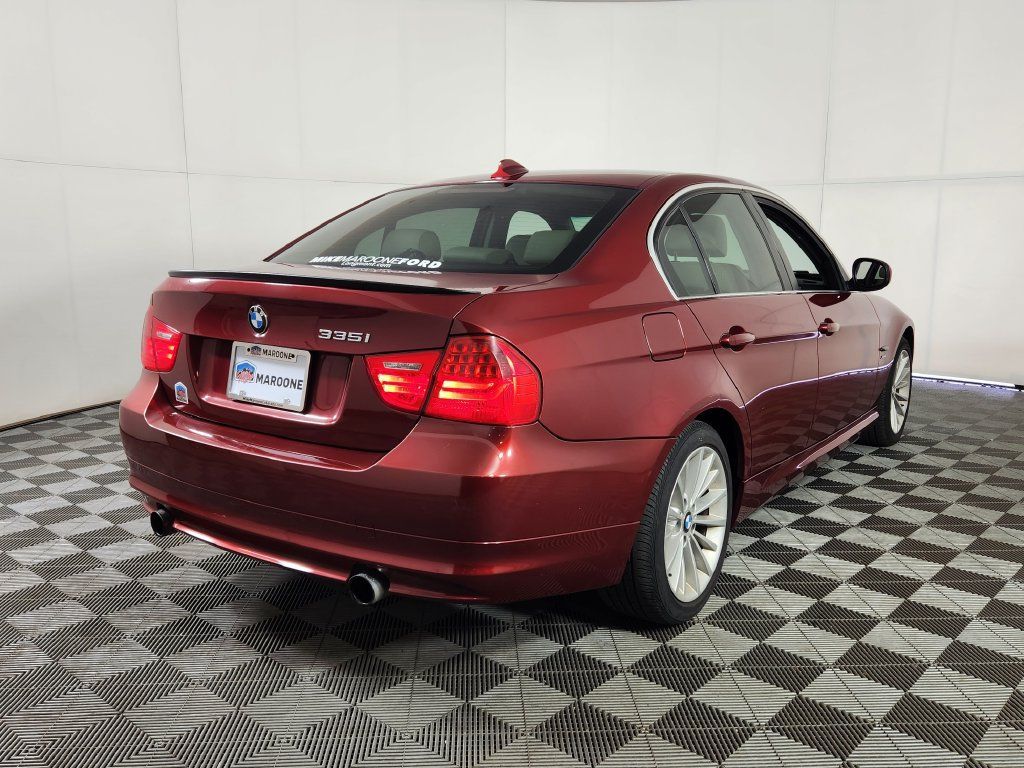 Used 2011 BMW 335i xDrive Sedan AWD/4WD image 7