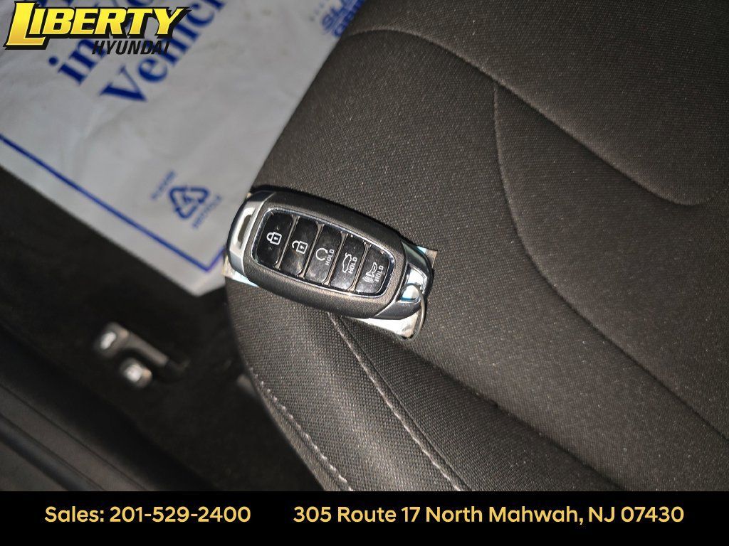 Certified 2022 Hyundai Elantra SEL w/ Convenience Package FWD image 28