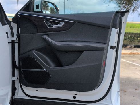 Used 2023 Audi Q8 Premium Plus image 19