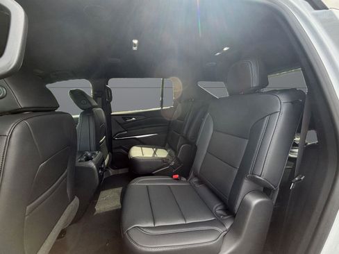 New 2026 Chevrolet Traverse LT w/ Midnight/Sport Edition AWD/4WD image 13