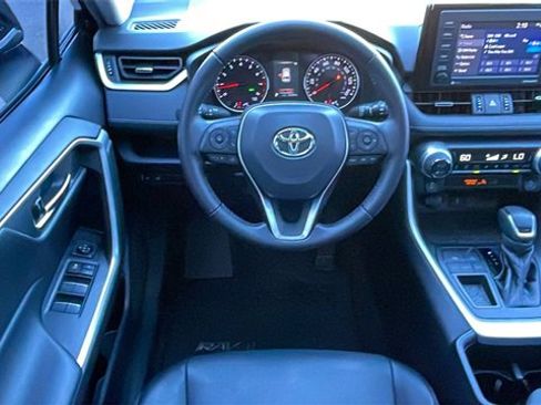 Used 2022 Toyota RAV4 XLE Premium image 13