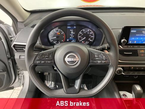 Used 2024 Nissan Altima 2.5 S image 8