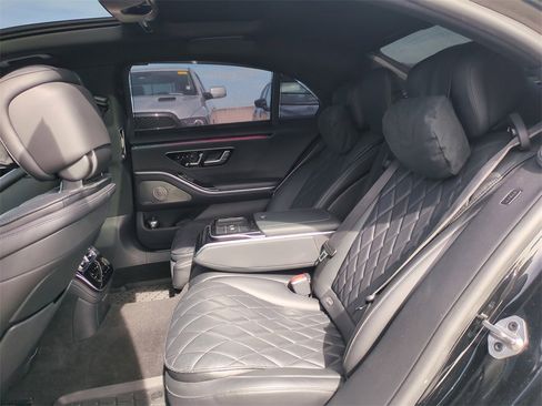 Used 2022 Mercedes-Benz S 580 S 580 w/ Rear Seat Package image 16