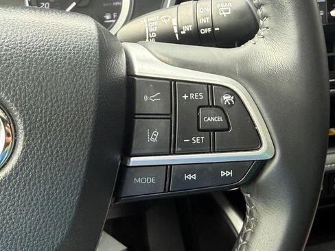 Used 2024 Toyota Highlander XSE AWD/4WD image 21