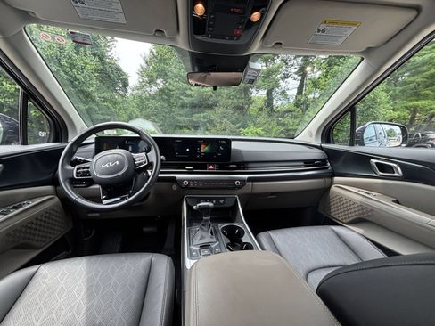 Used 2026 Kia Carnival FWD image 35