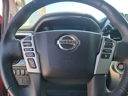 Used 2021 Nissan Titan SV w/ SV Convenience Package RWD image 21