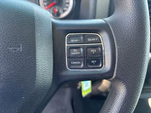 Used 2018 RAM 1500 Classic SLT image 12