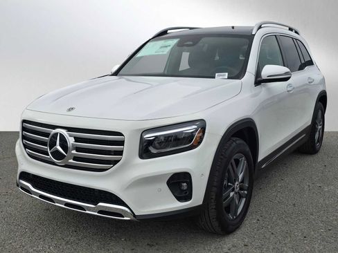 Used 2026 Mercedes-Benz GLB 250 4MATIC image 8