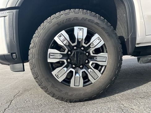 Used 2025 GMC Sierra 2500 Denali w/ Denali Reserve Package image 12