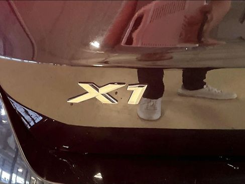 Used 2023 BMW X1 xDrive28i image 9