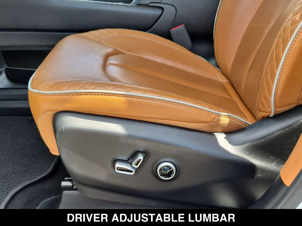 Used 2023 Chrysler Pacifica Pinnacle FWD image 15