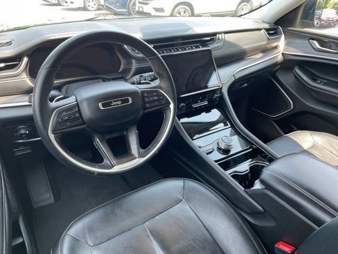 Used 2021 Jeep Grand Cherokee L Limited AWD/4WD image 17