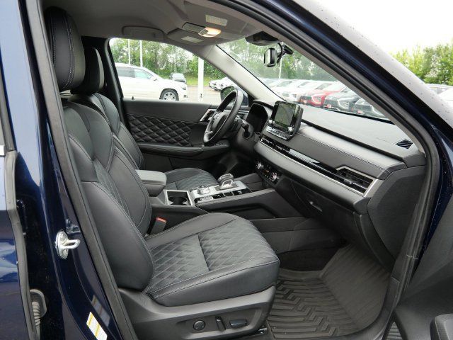 Used 2024 Mitsubishi Outlander SEL Black Edition AWD/4WD image 8