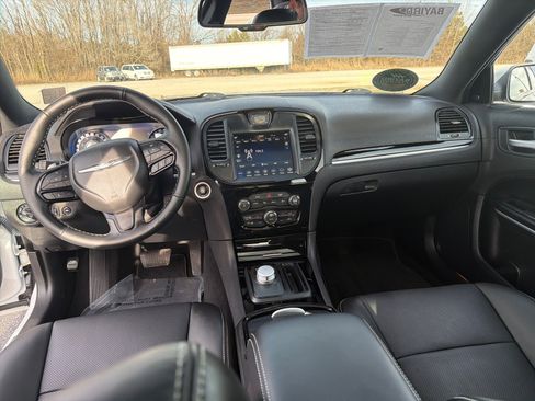 Used 2022 Chrysler 300 S w/ Comfort Group image 18