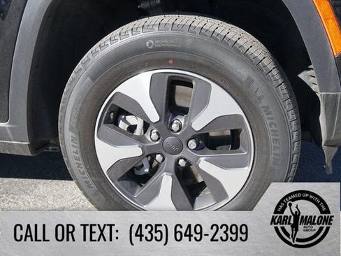 Used 2022 Jeep Grand Cherokee Limited 4xe image 10