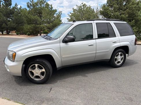 Used 2009 Chevrolet TrailBlazer LT AWD/4WD image 3