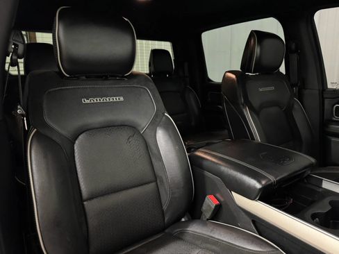 Used 2019 RAM 1500 Laramie AWD/4WD image 14