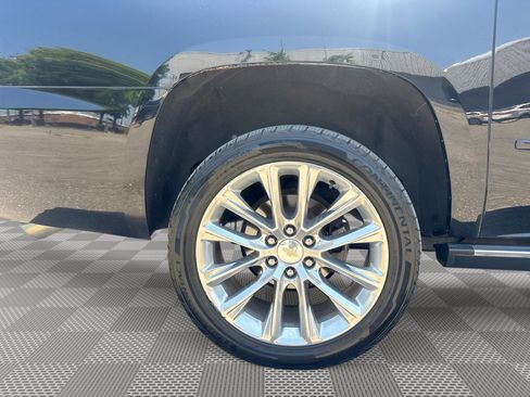 Used 2019 Chevrolet Suburban Premier w/ Premier Plus Edition AWD/4WD image 30