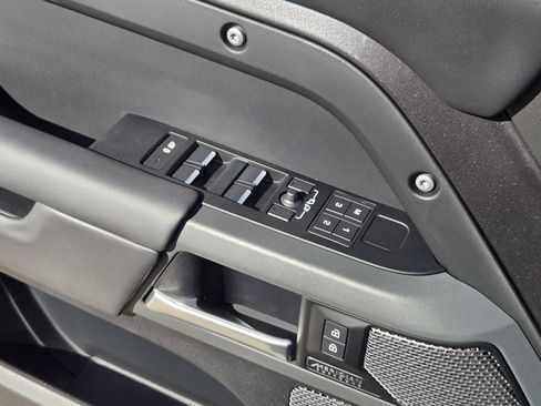 Used 2024 Land Rover Defender 110 X image 12