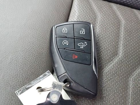 Used 2023 Chevrolet Silverado 1500 ZR2 image 35